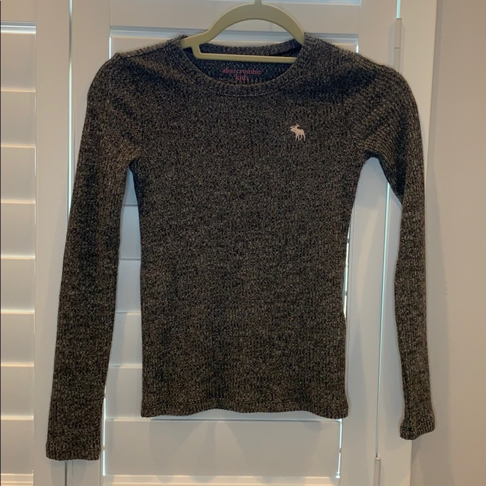 Abercrombie soft grey top!